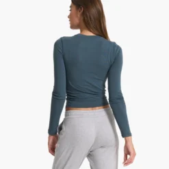 Long Sleeve Coast Crop | Stone -Fashifyer Sales Store VW1084STN SP23 W ECOMM TOPS DETAIL 1500 1x1 2473fb5e 75ab 4581 bab0 a8108a59a70c