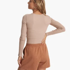 Long Sleeve Cove Twist Tee | Coconut -Fashifyer Sales Store VW1114COC SP23 W ECOMM TOPS 1490 1x1 f6f6bb99 b659 43e5 8176 1b6a077078f1