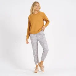 Long-Sleeve Halo Crew | Flax Heather -Fashifyer Sales Store VW241HFL 4 a455c625 3759 4f93 9345 5e2063f6d779