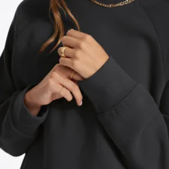 Restore Oversized Crew | Washed Black 8 Restore Oversized Crew | Washed Black -Fashifyer Sales Store VW265WBL FA22 W ECOMM 01671 Retouch