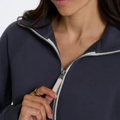 Vista Half Zip Hoodie | Charcoal Heather -Fashifyer Sales Store VW267HCC FA22 W ECOMM CURVE 01366 1x1 3579c638 ffe2 4362 a861 83068215f2c7