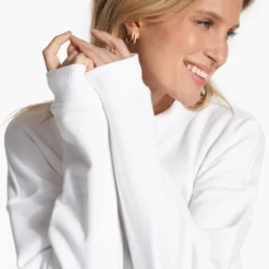 Sedona Crew | White -Fashifyer Sales Store VW278WHT FA23 M ECOMM fleece DETAIL 2
