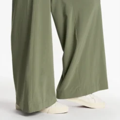 Villa Wideleg | Pistachio -Fashifyer Sales Store VW4047PSO FA23 W ECOMM PANTS DETAIL 7 4x5 a34c4ab6 0929 4e49 a4f2 25b71c1f448e