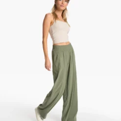 Villa Wideleg | Pistachio -Fashifyer Sales Store VW4047PSO FA23 W ECOMM PANTS FULL 2 4x5 f2fd538d 82fc 4dda 8426 1b06866e139d