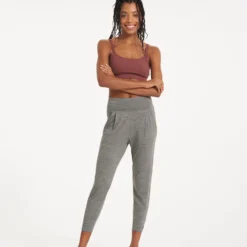 Lux At Ease Pant | Heather Grey -Fashifyer Sales Store VW427HTG FA22 W ECOMM CURVE 02888 1x1 0ff8f9c7 7563 4cf4 8706 26b689b01050