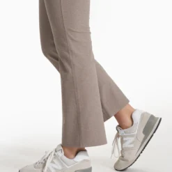 Mid Rise Elevation Slim Bootcut | Walnut Heather -Fashifyer Sales Store VW487HWA SP23 W ECOMM PANTS 4310 DETAIL 1x1 261d484b 4168 42e1 a375 f9232f99f6b4